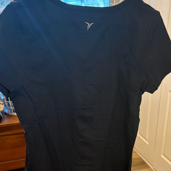 Old Navy Active Black Short Sleeve Tee - Picture 3 of 3